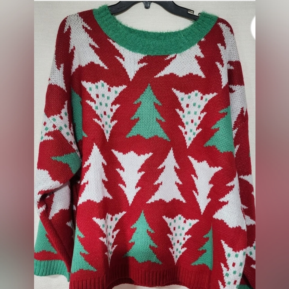33 Degrees Green and Red Knit Christmas Sweater Size L
